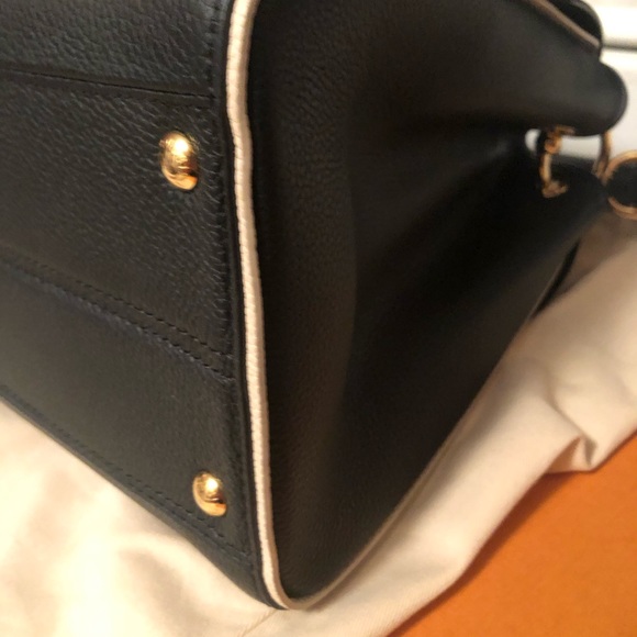 🖤✨LV Double V Black Satchel✨ 🖤 - Picture 9 of 12